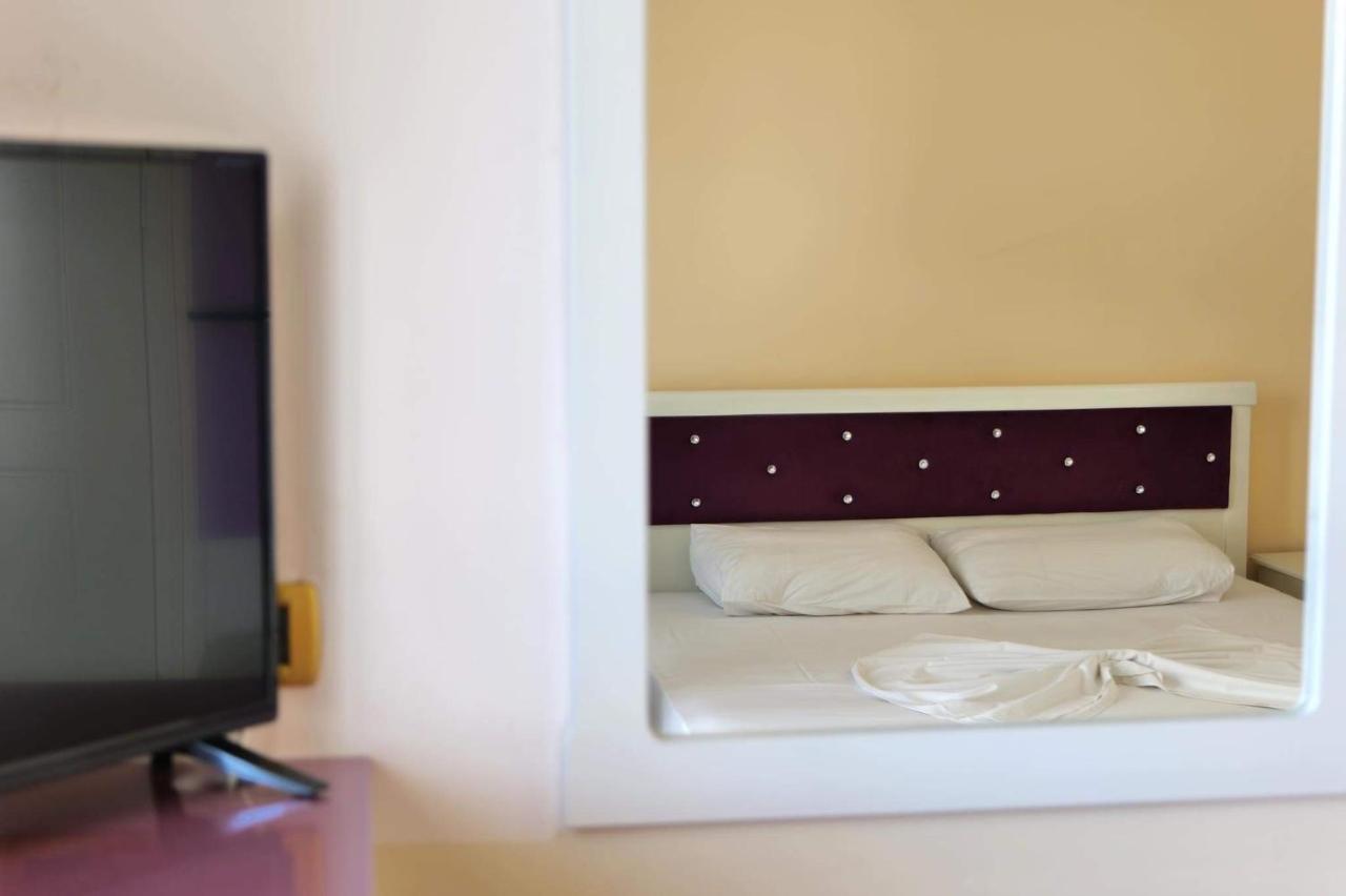 Hotel Erdano Саранде Екстериор снимка