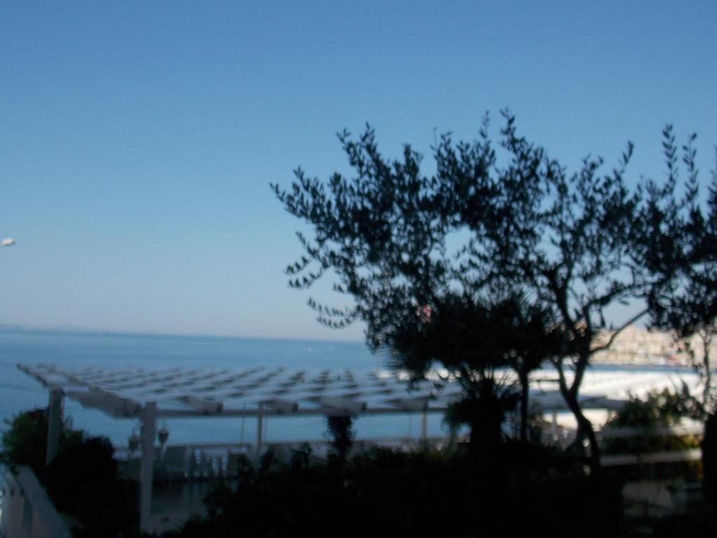 Hotel Erdano Саранде Екстериор снимка