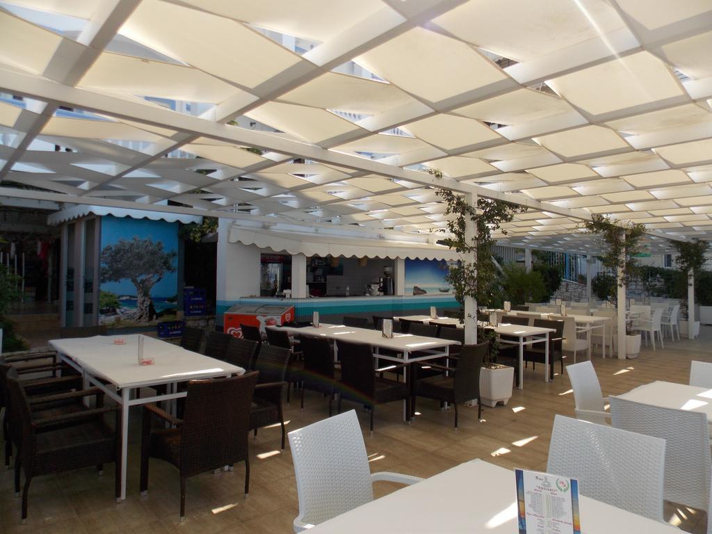 Hotel Erdano Саранде Екстериор снимка